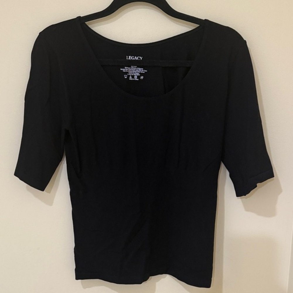 Legacy Women's Classic Slimming Black Short Sleeve Top Size 2XL